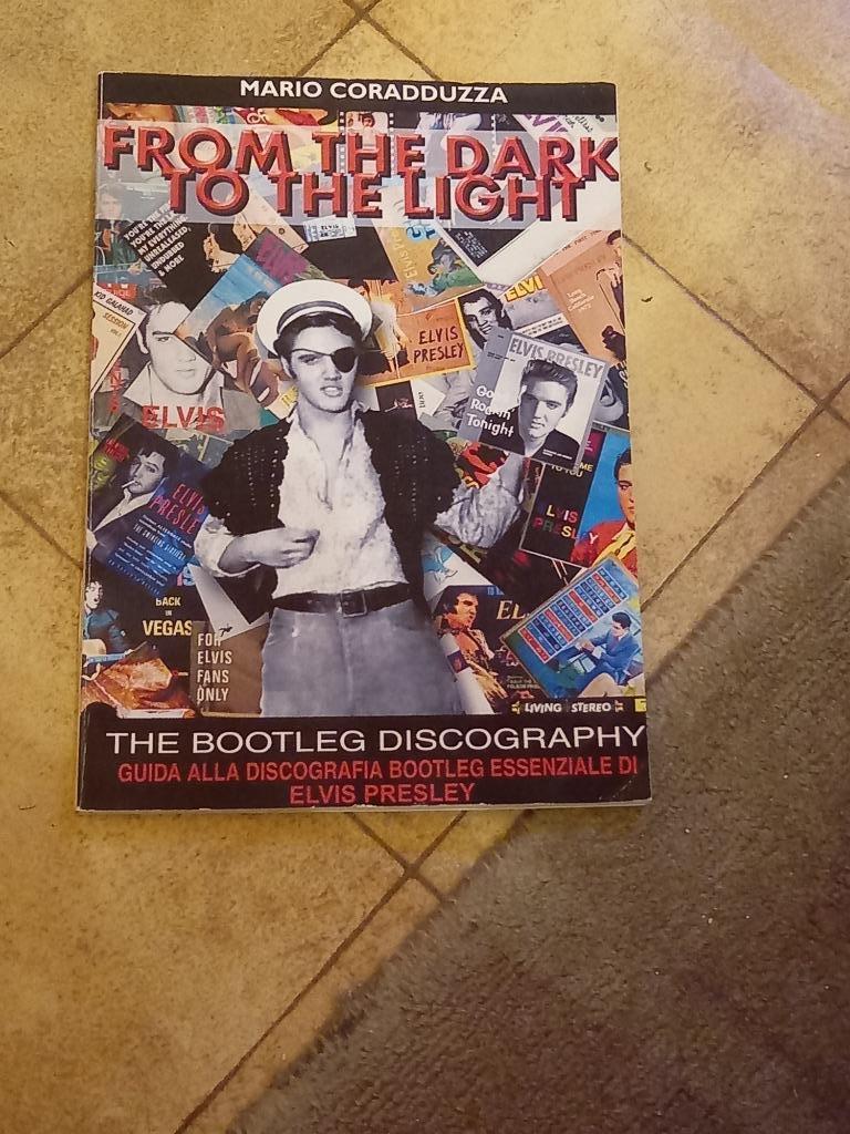 Boek From The Dark To The Light van Elvis Presley, Artiest, Ophalen of Verzenden, Zo goed als nieuw, Mario Coradduzza