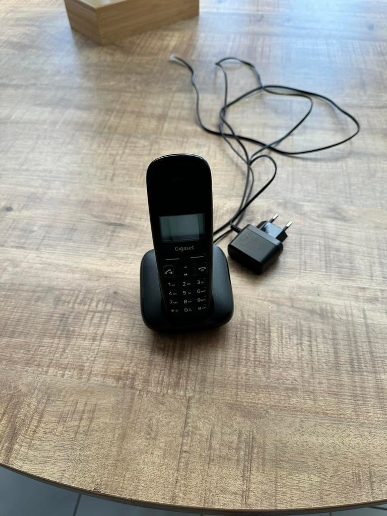 Huistelfoon 5 EURO, Telecommunicatie, Vaste telefoons | Handsets en Draadloos, Ophalen of Verzenden, Zo goed als nieuw