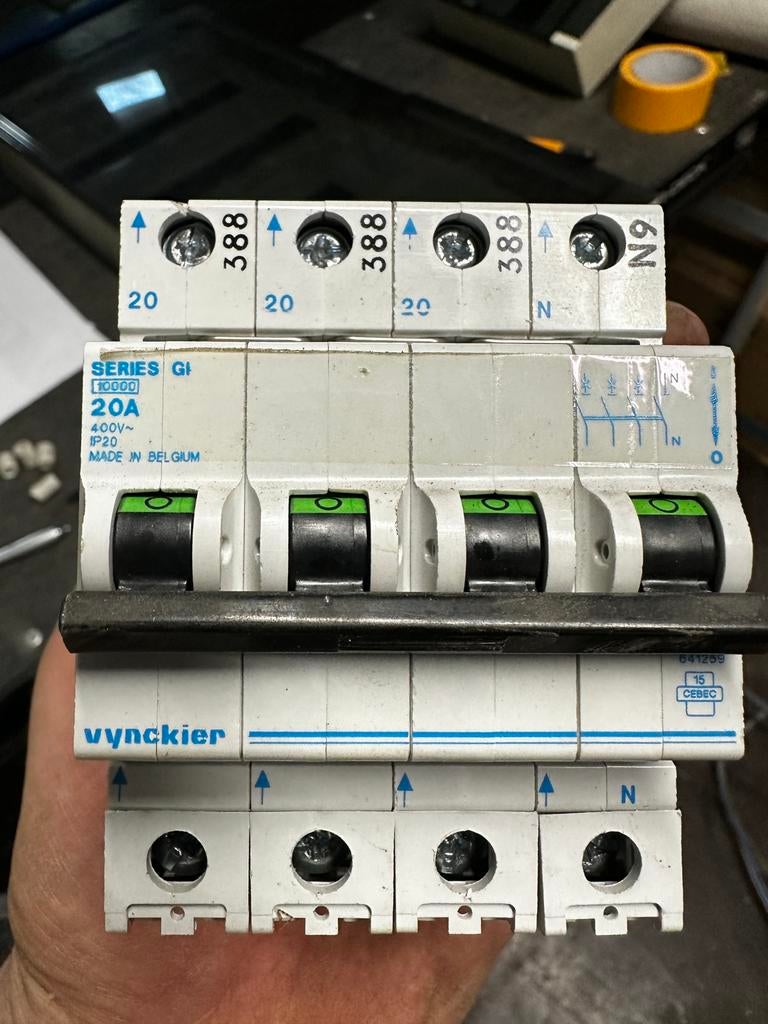 Vynckier Gi 20A installatieautomaat 3P+N 380V, Ophalen, Gebruikt