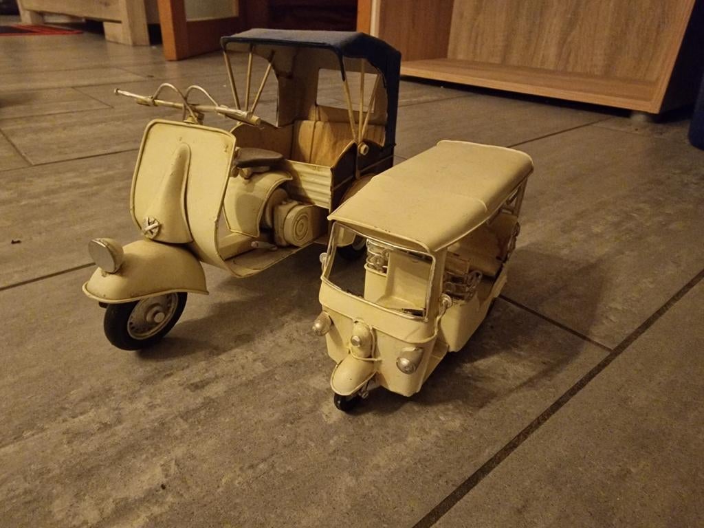 Dekoraatie ijzere auto en moto's een collectie, Ophalen, Zo goed als nieuw, Auto