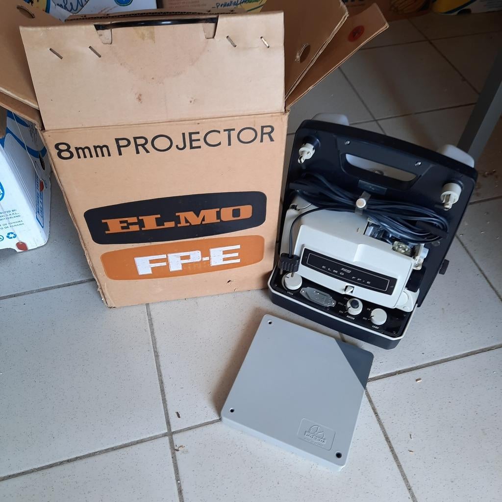Projector ELMO FP-E 8mm . Als nieuw ! Alhoewel uit 1966 !, Ophalen of Verzenden, Zo goed als nieuw