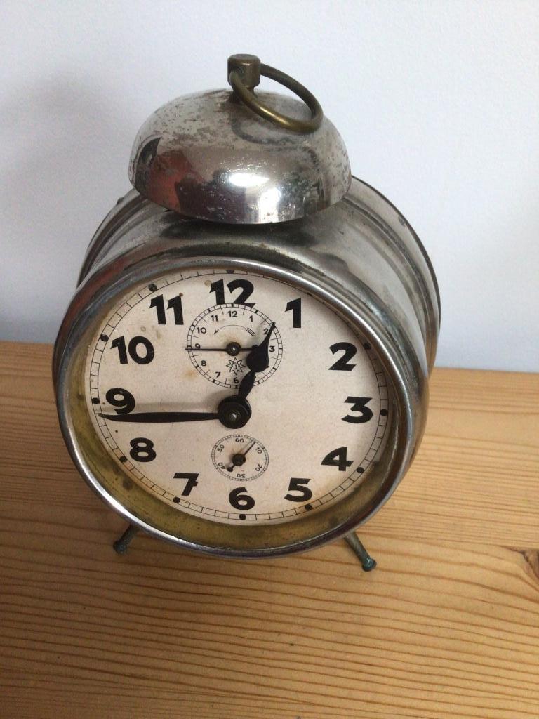 Ancien réveil junghans avec une cloche des années 40, Enlèvement