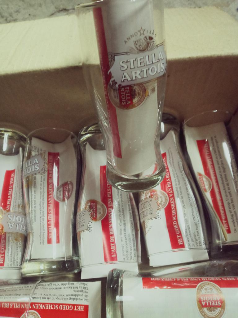 Te koop: stella glas, Ophalen, Nieuw, Bierglas
