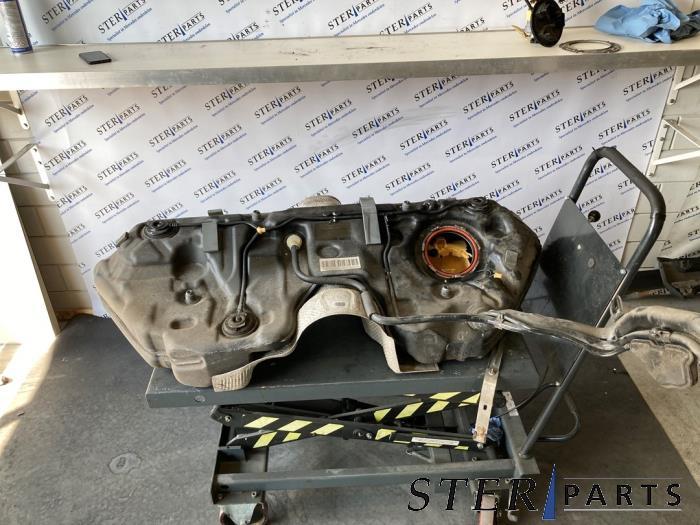 Tank van een Mercedes C-Klasse, Ophalen of Verzenden, 3 maanden garantie, Gebruikt, Mercedes-Benz