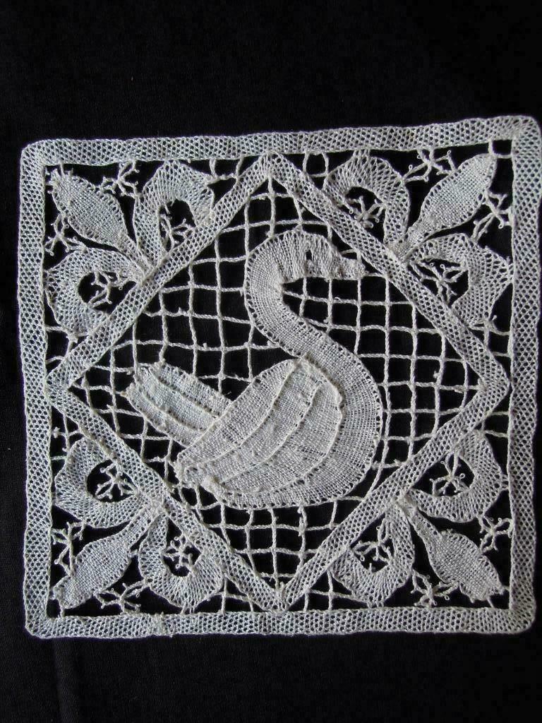 dentelle aux fuseaux dentelle au fuseau cygne 20 x 20 dévers, Enlèvement ou Envoi, Comme neuf, Dentelle