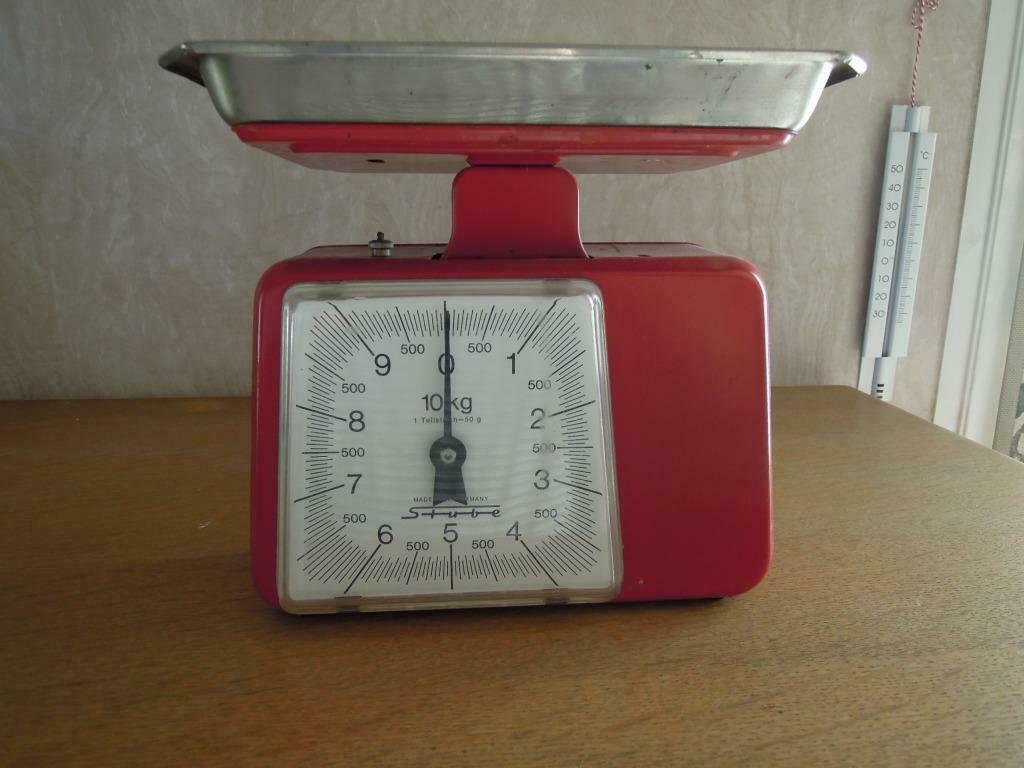 vintage keuken weegschaal max 10kg merk: Stube rood, Enlèvement ou Envoi, Utilisé, Autres matériaux, Autres types