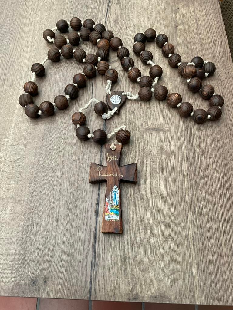 Houten paternoster Lourdes, Verzamelen, Ophalen of Verzenden, Zo goed als nieuw