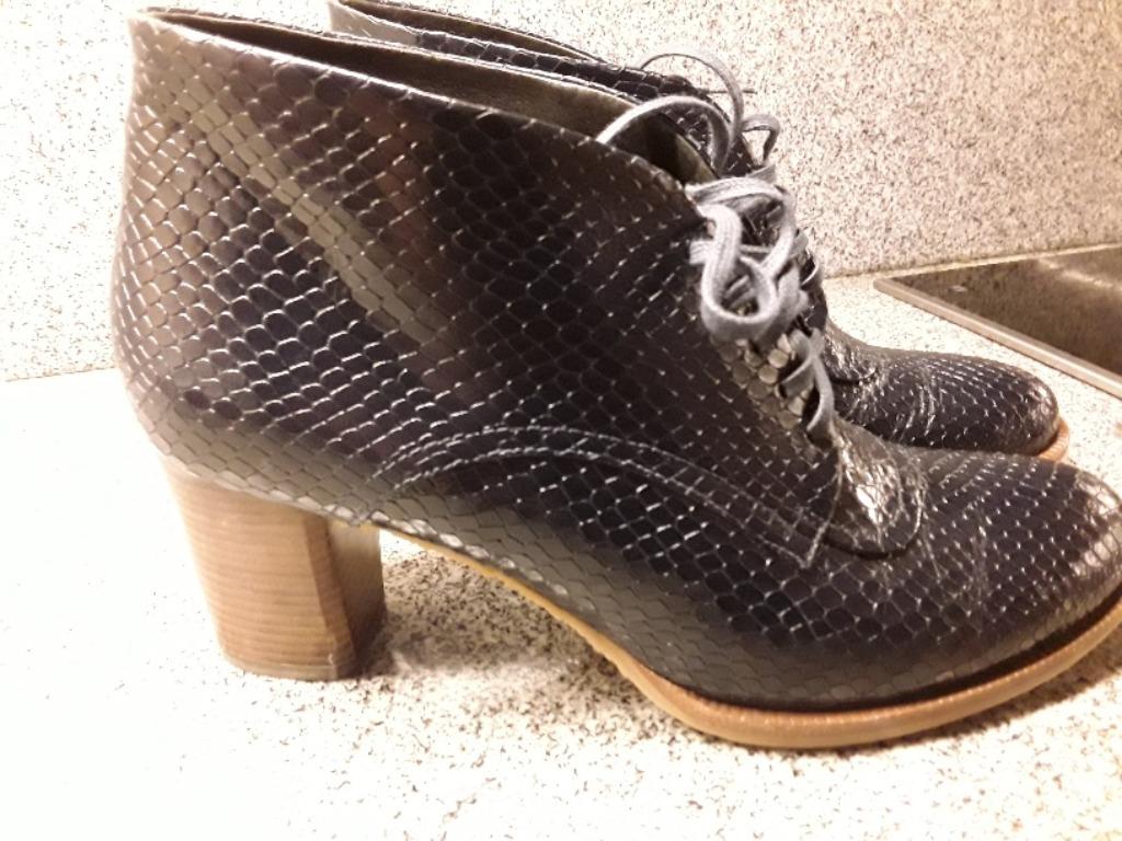 Zwart gelakte damesschoenen met hak 6cm maat 37, Enlèvement ou Envoi, Chaussures à haut talons, Comme neuf, Zinda
