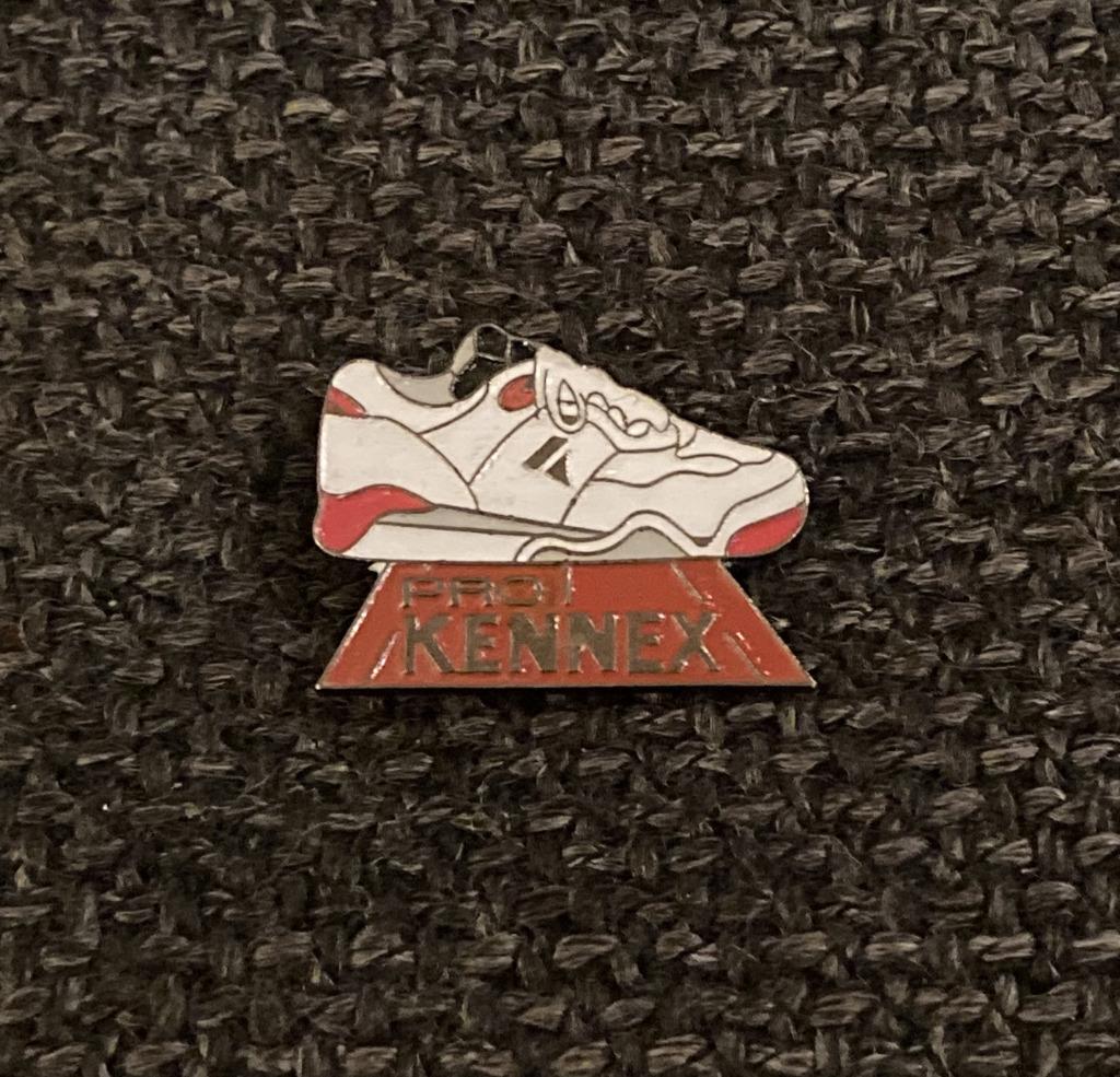 PIN - PRO KENNEX - TENNIS, Verzenden, Gebruikt, Merk, Speldje of Pin