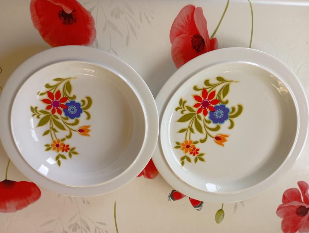 Ancienne. Assiette plate et creuse, Enlèvement