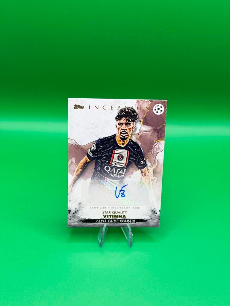 2023 Topps Inception Star Quality Vitinha Auto PSG, Ophalen of Verzenden, Zo goed als nieuw
