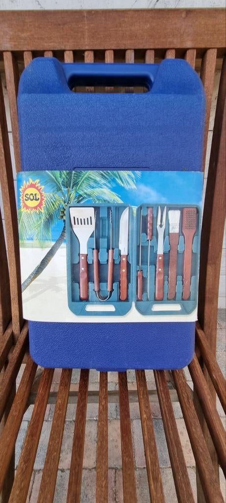 Koffer met 8 nieuwe BBQ-accessoires, Ophalen, Zo goed als nieuw