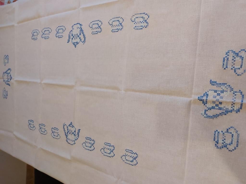 Nappe broderie fait main, Enlèvement ou Envoi, Neuf