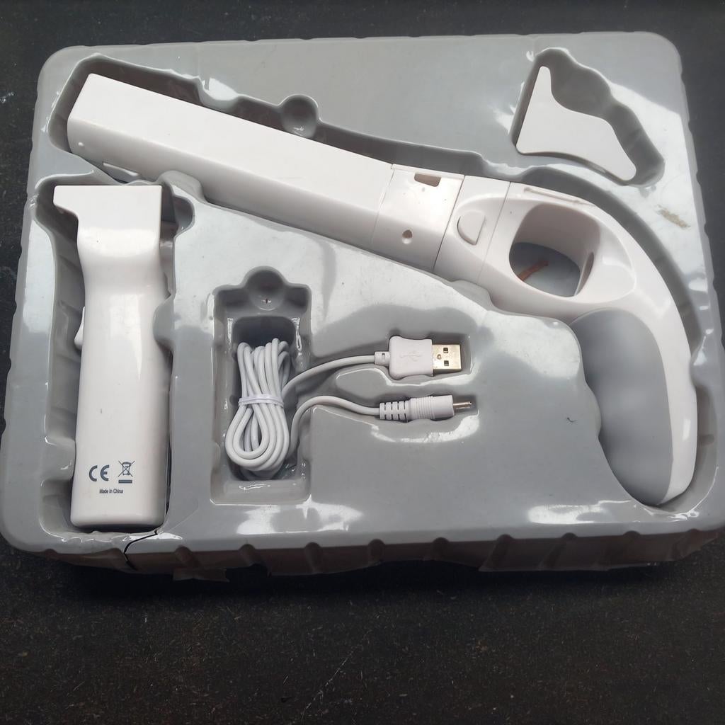 Nintendo wii gun met infra rood laser pointer, Enlèvement ou Envoi, Utilisé