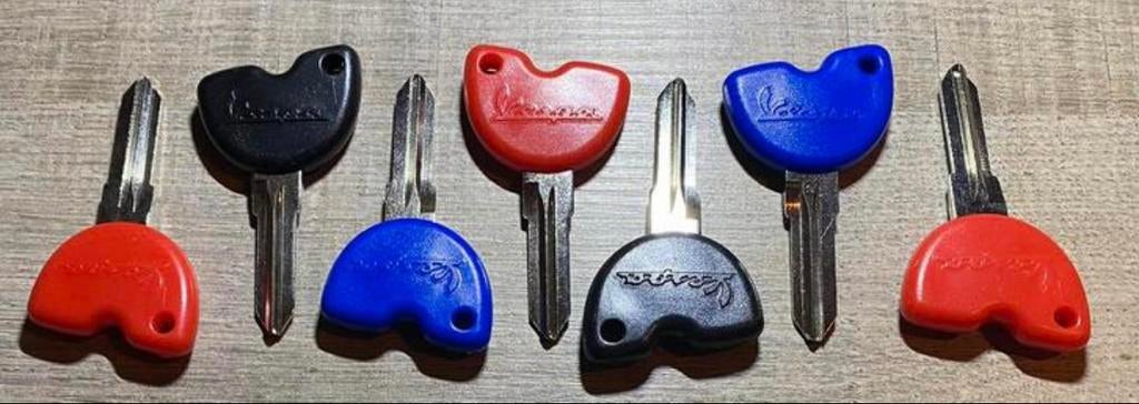 Vespa Piaggio  sleutel  Nieuw, Ophalen of Verzenden
