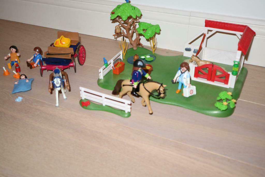 Partij Playmobil: Paardenkoets én Eerste Hulp in de Stal, Kinderen en Baby's, Speelgoed | Playmobil, Ophalen of Verzenden, Gebruikt