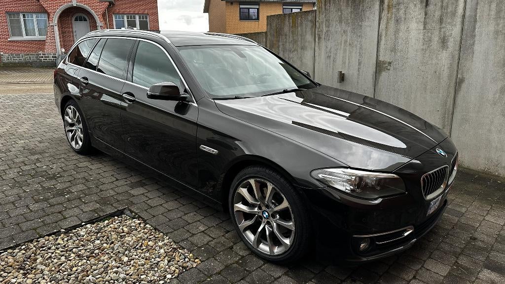 BMW520d xDrive Touring Luxury - vierwielaandrijving 11/2014, Auto's, 1995 cc, 4 cilinders, Leder, 1915 kg