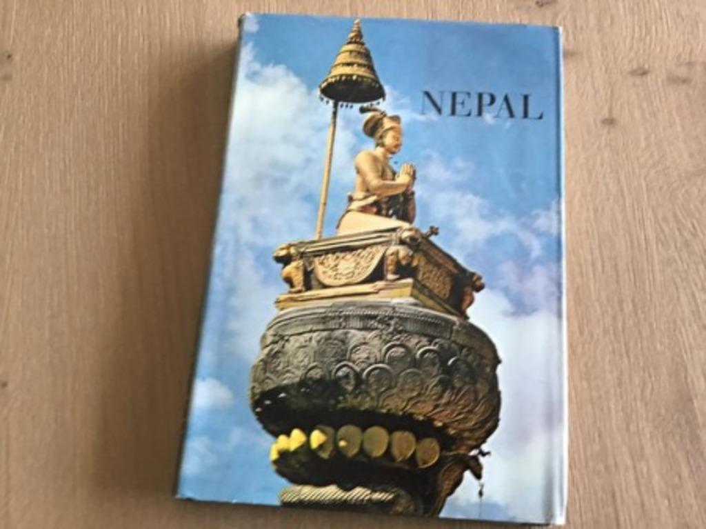 Nepal, land in Azië, i.Himalaya enz.., Diverse auteurs, Ophalen of Verzenden, Zo goed als nieuw, Reisgids of -boek