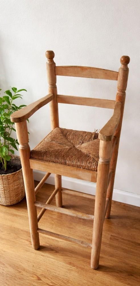 Ancienne chaise pour enfant en osier, Enlèvement