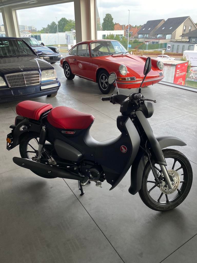 Honda Super Cub 125, Fietsen en Brommers, Ophalen, Nieuw, Benzine