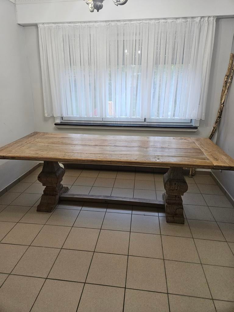 Table monastère salle à manger, Enlèvement