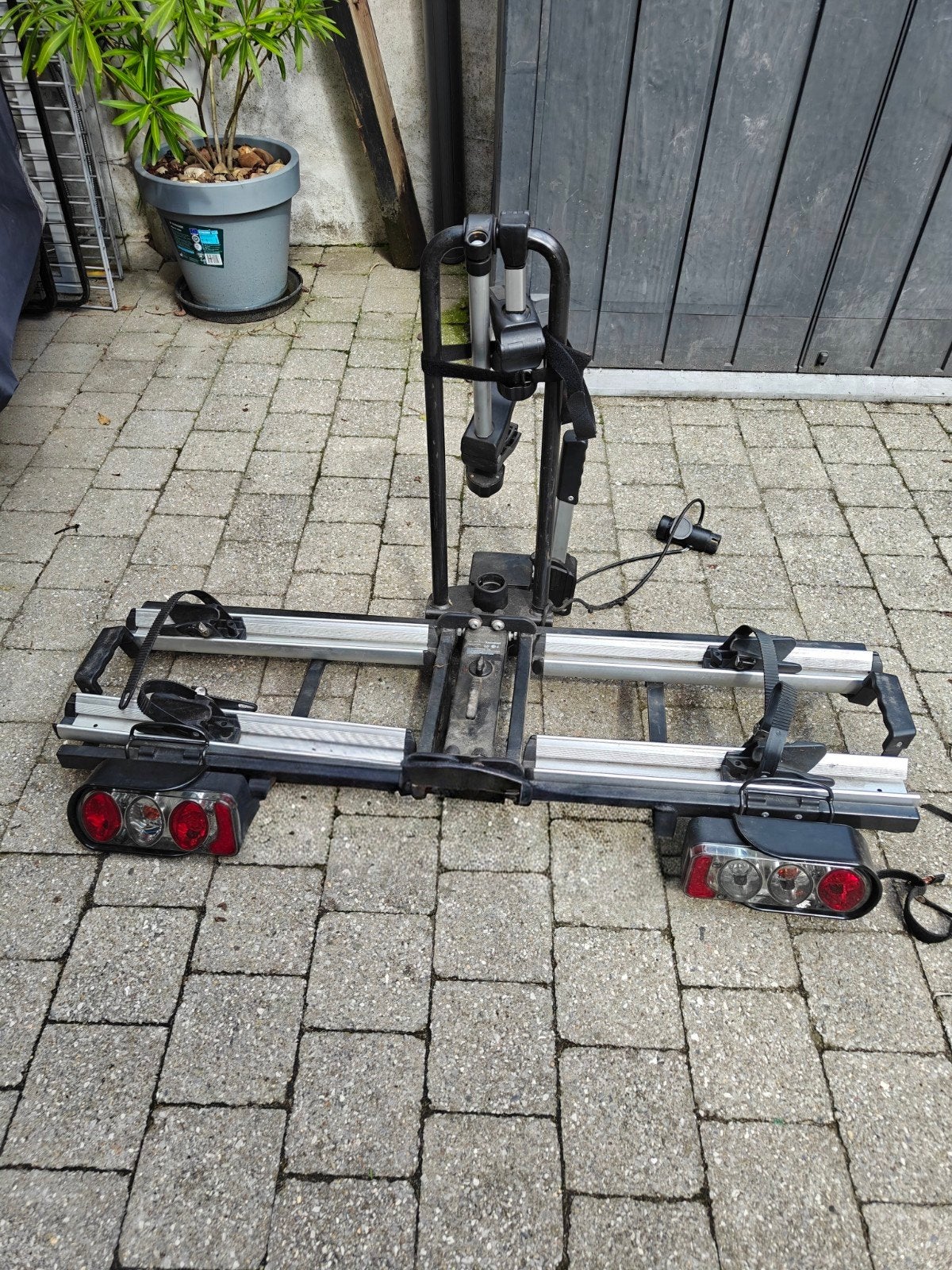 Thule fietsendrager, Ophalen, Gebruikt, 2 fietsen, Trekhaakdrager