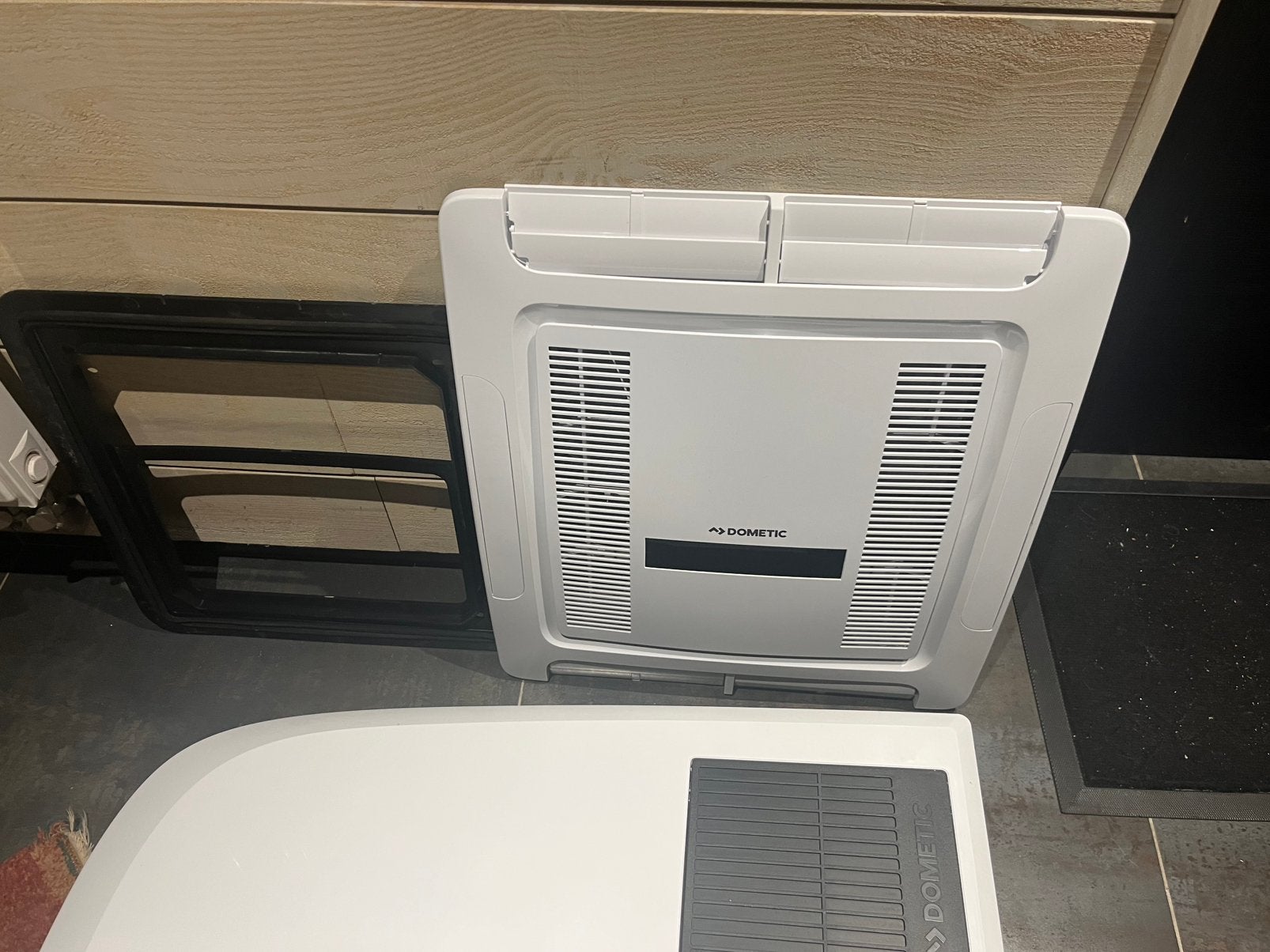 CLIMATISEUR DOMETIC, Caravanes & Camping, Enlèvement, Comme neuf