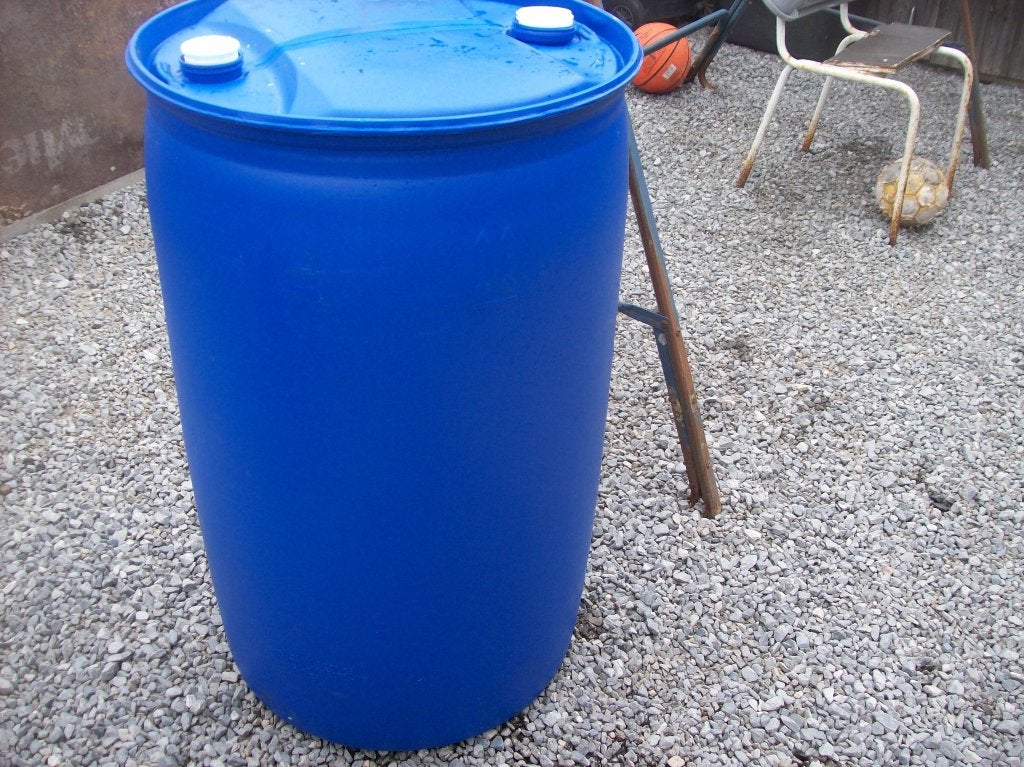 220l vat / ton met 2 schroefdoppen, 150 liter of meer, Ophalen, Zo goed als nieuw, Kunststof