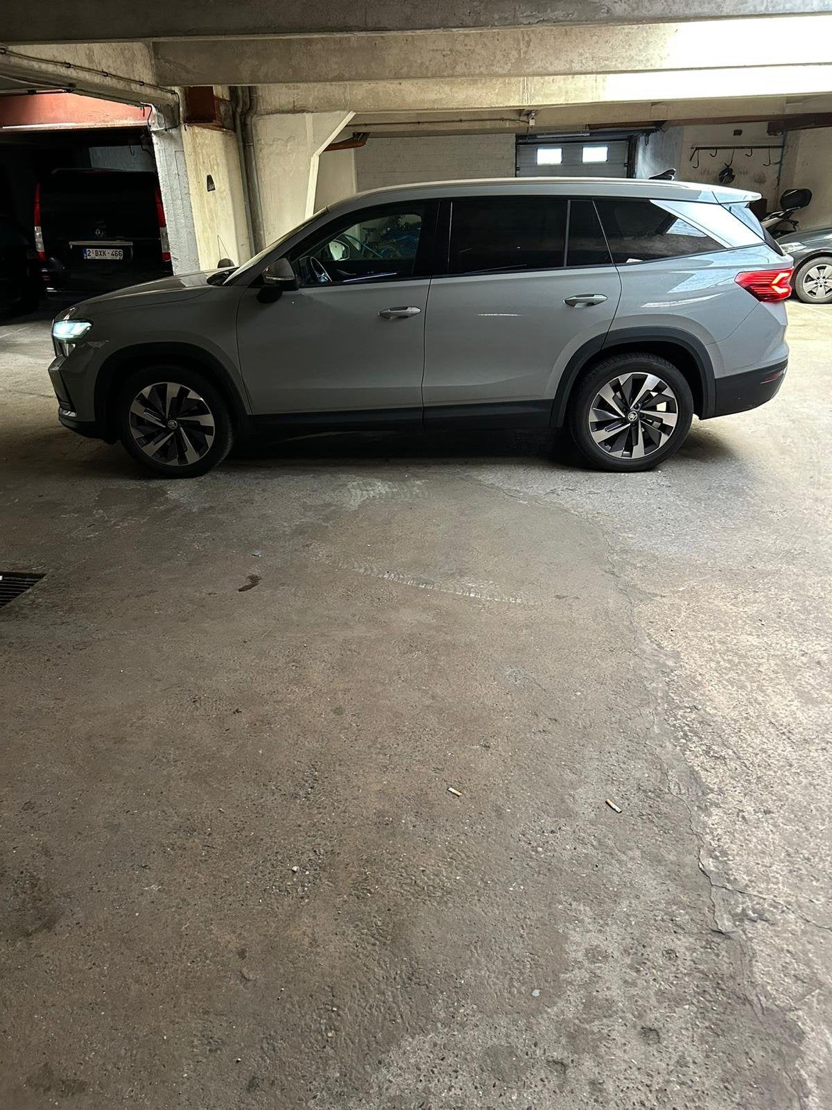 Skoda kodiaq, Auto's, Automaat, 7 zetels, Zilver of Grijs, Leder en Alcantara