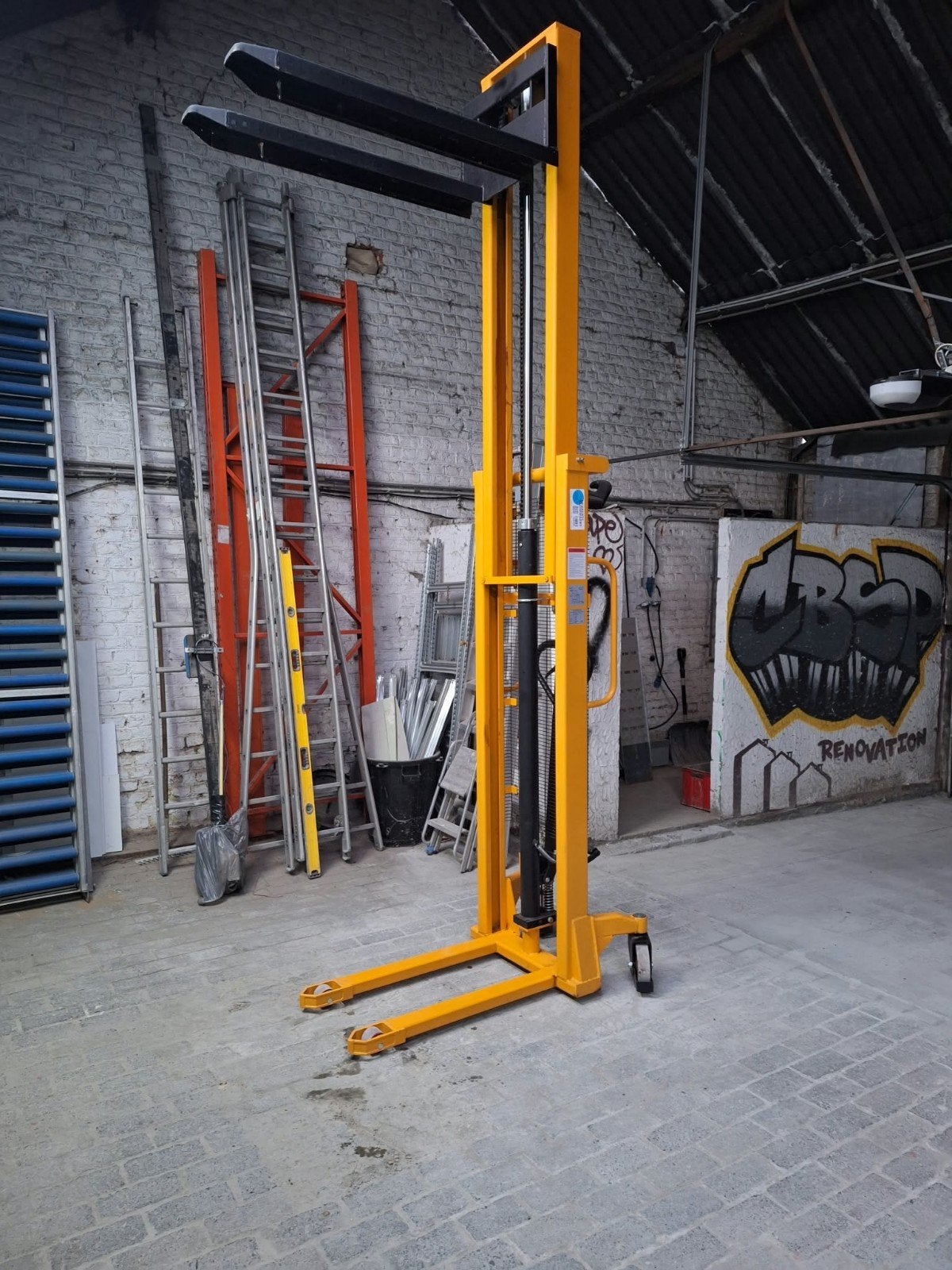 gerbeur manuelle 1000 kg hauteur de 300 cm . très bon etat., Ophalen, Zo goed als nieuw