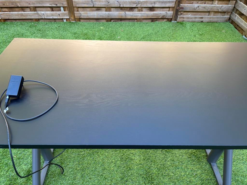 Elektrisch zit-sta bureau (LINAK DL11), Maison & Meubles, Bureaux, Enlèvement, Électrique, Comme neuf, Bureau assis-debout