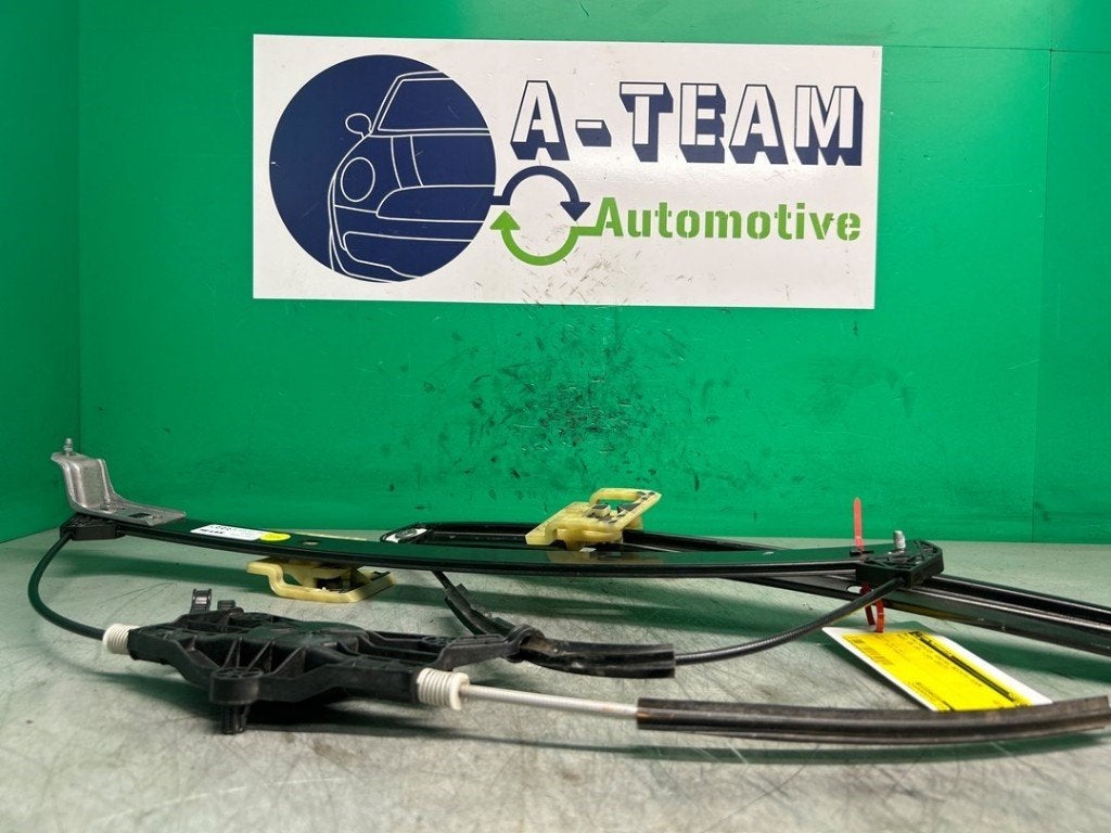VITRE MECANISME AVANT DROIT Q5 (FYB / FYG) (|80A837462A|), Autos : Pièces & Accessoires, Auto-Union-Straße  1,
85057  Ingolstadt, DE