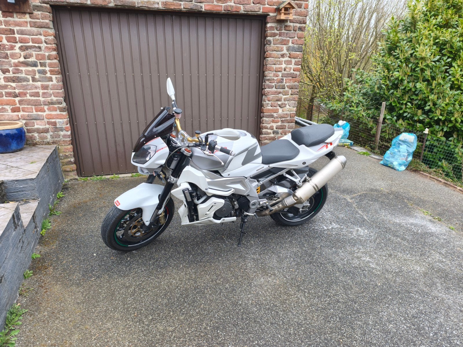 Aprilia tuono 1000R + Kawasaki Zr750, Motos