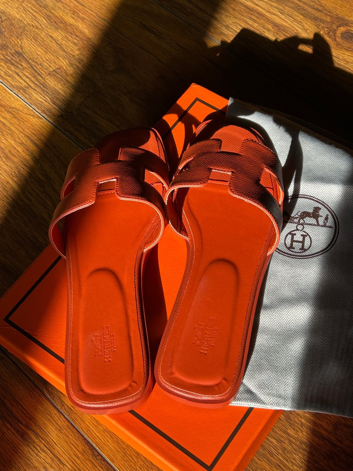 Sandales Hermès taille 38, Comme neuf, Enlèvement, Orange, Sandales de bain
