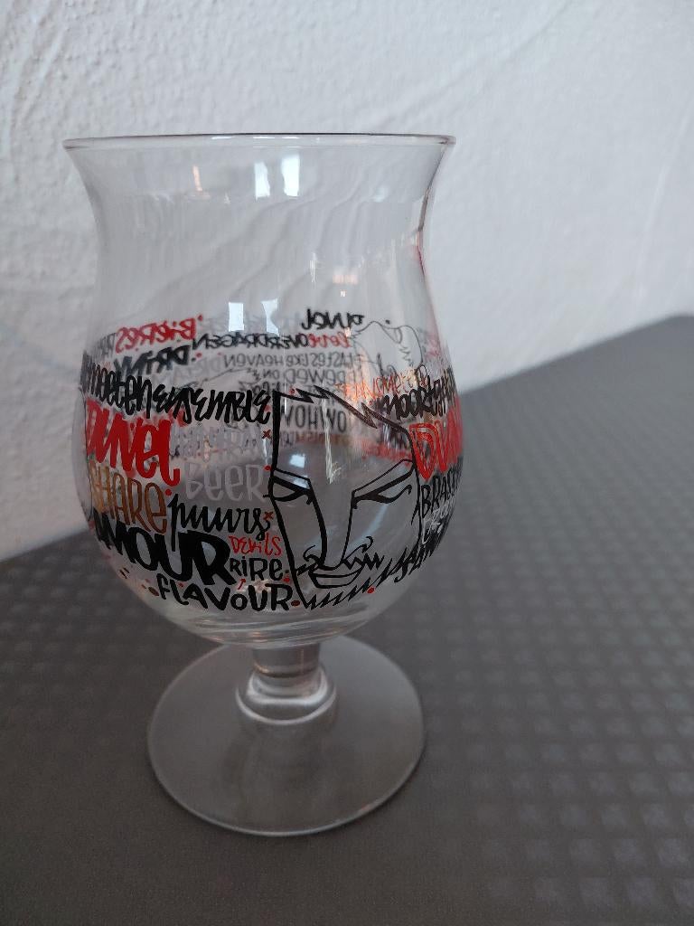 Duvel glas Denis Meyers, Verzamelen, Ophalen of Verzenden, Zo goed als nieuw, Glas of Glazen, Duvel