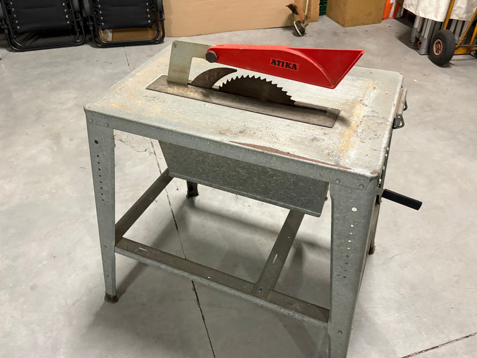 Tafelzaagmachine, Ophalen, Gebruikt