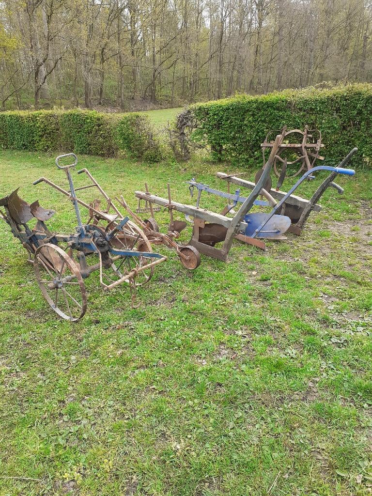 Oud landbouwgerief en koetsen, Ophalen