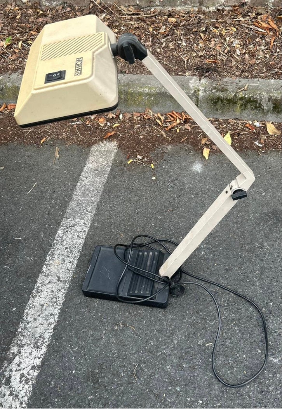Lampe de bureau années 80, Enlèvement