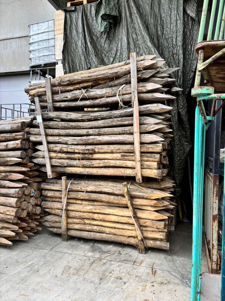 Poteaux en bois dur, acacia, fin de série, Poteaux, Bois dur, Comme neuf, Enlèvement