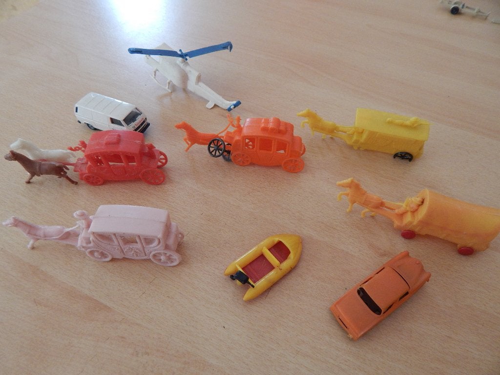 Lot Paarden, koetsen en Heli, speedboot, auto, Ophalen of Verzenden, Gebruikt, 1:32 tot 1:50
