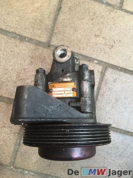 Stuurbekrachtigingspomp BMW 3-serie E36  32411137951, Gebruikt, Ophalen of Verzenden, BMW, BMW