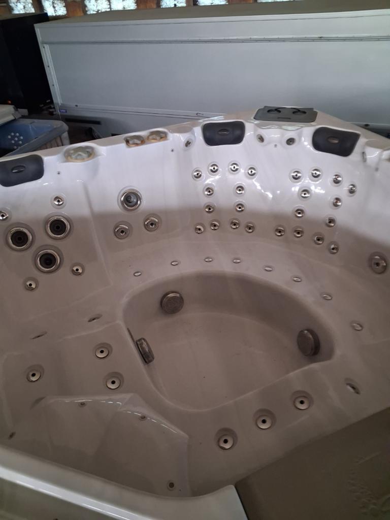Gratis jacuzzi geleverd om thuis te installeren en 1 jaar ga, Ophalen of Verzenden