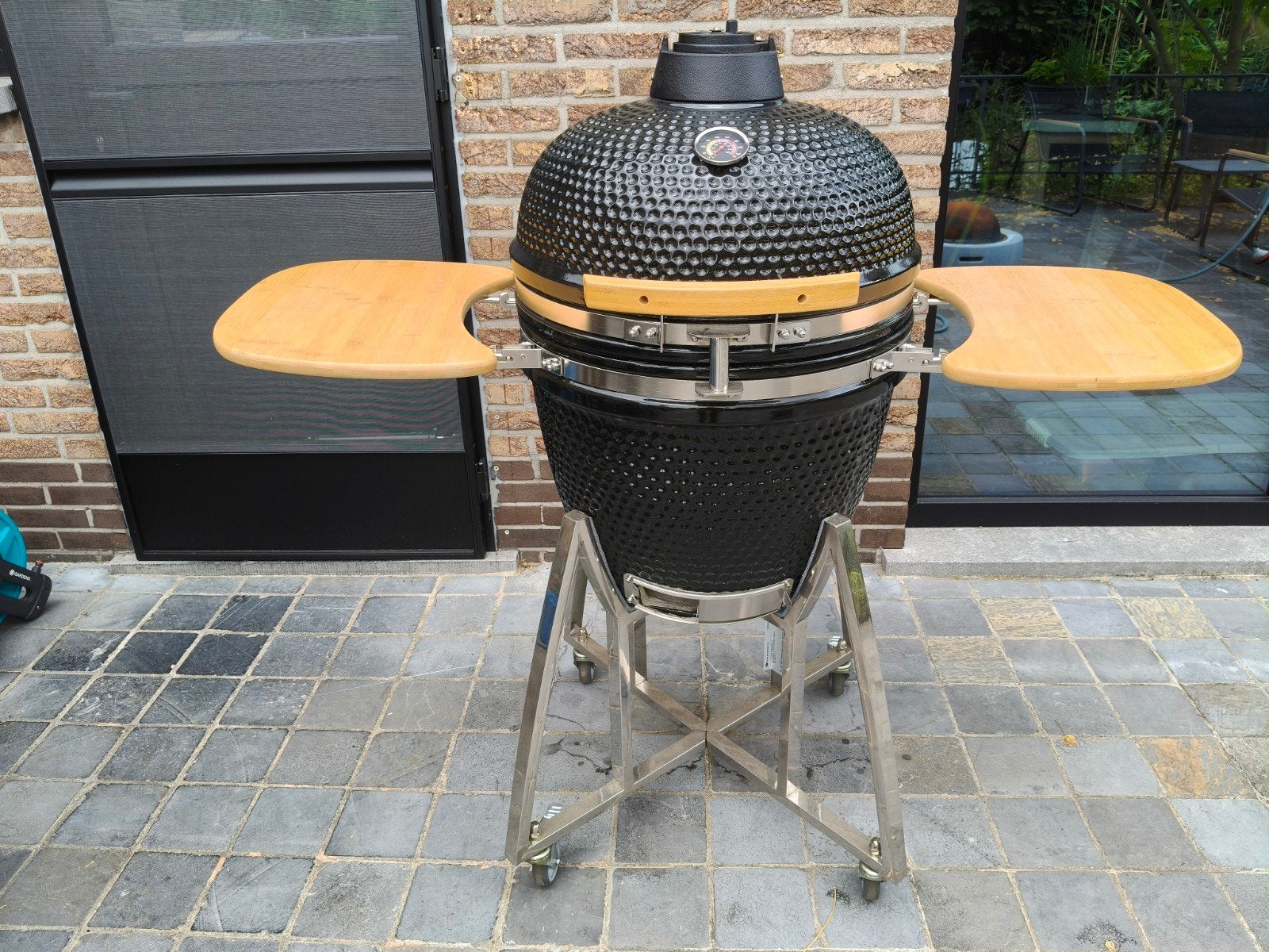 Komado 21 inch BBQ Houtskool zwart, Ophalen, Zo goed als nieuw, Komado
