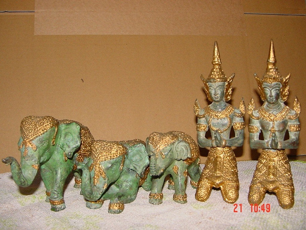 bronzen beeldjes, Ophalen, Brons