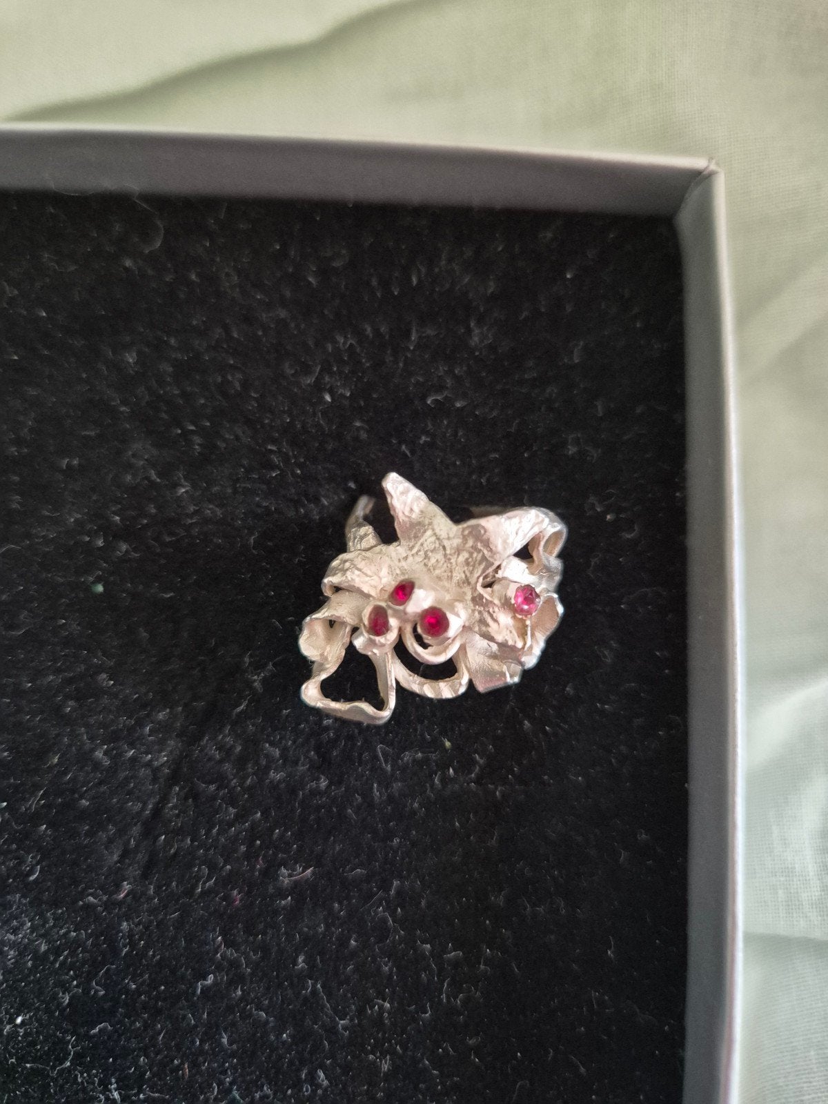 Ring josiane douchamps, Ophalen