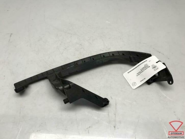mercedes a klasse w176 uitlaat houder rechts a1768850114, Auto-onderdelen, Gebruikt, Mercedes-Benz AG, Mercedes-Benz, Mercedesstrasse 120
70372  Stuttgart, DE