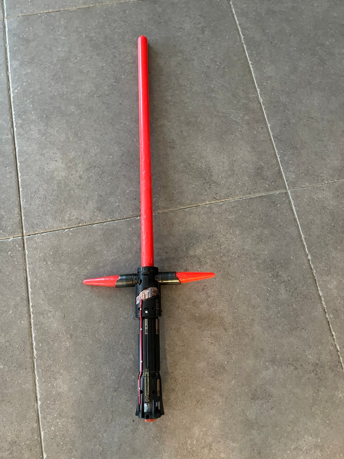 Casque Kylo Ren Lightsaber & Dark Vador Voice avec pendentif, Enlèvement, Comme neuf, Réplique