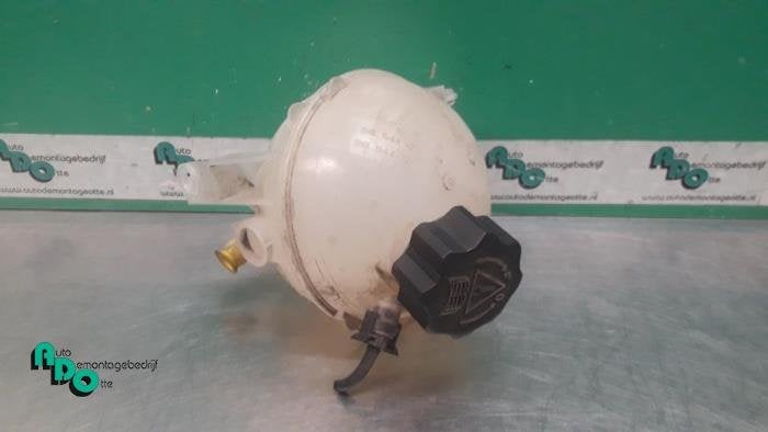 Réservoir d'expansion d'un Citroen Berlingo (Berlingo 08-), -, 3 mois de garantie, Utilisé, -