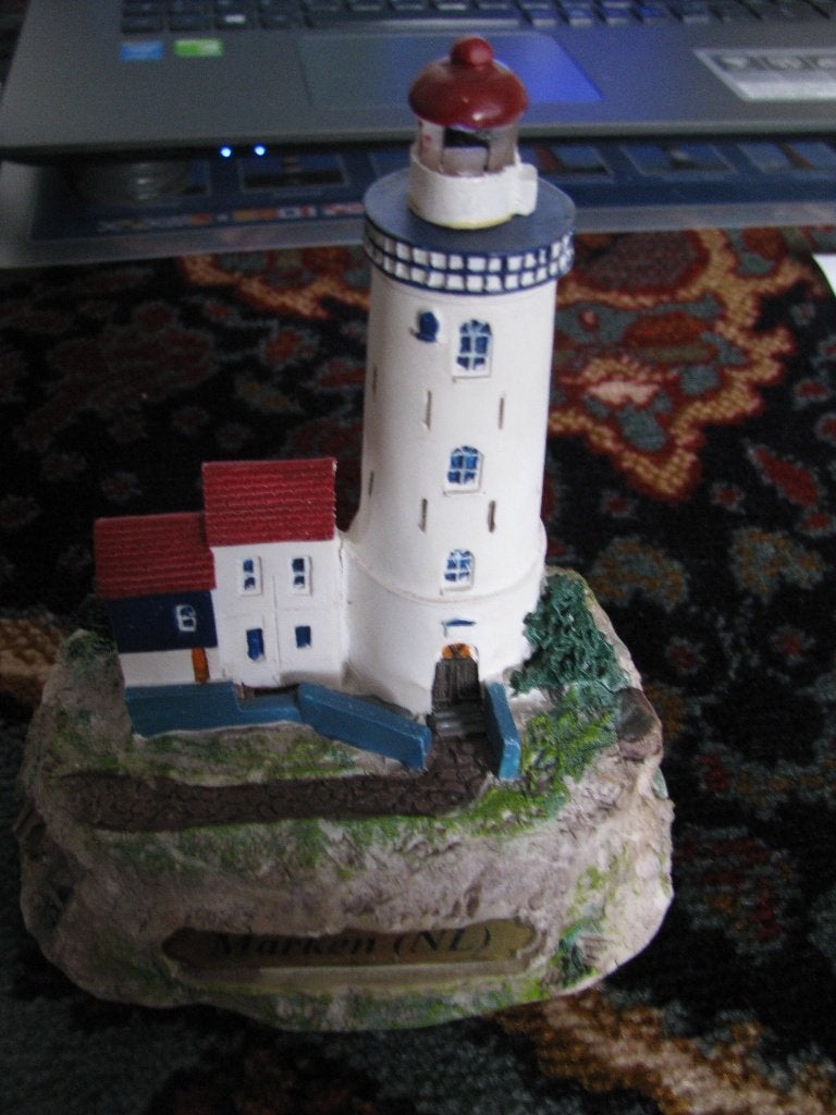 vuurtoren beeldje Nederland - Marken Lighthouse, Ophalen of Verzenden, Zo goed als nieuw, Schaalmodel