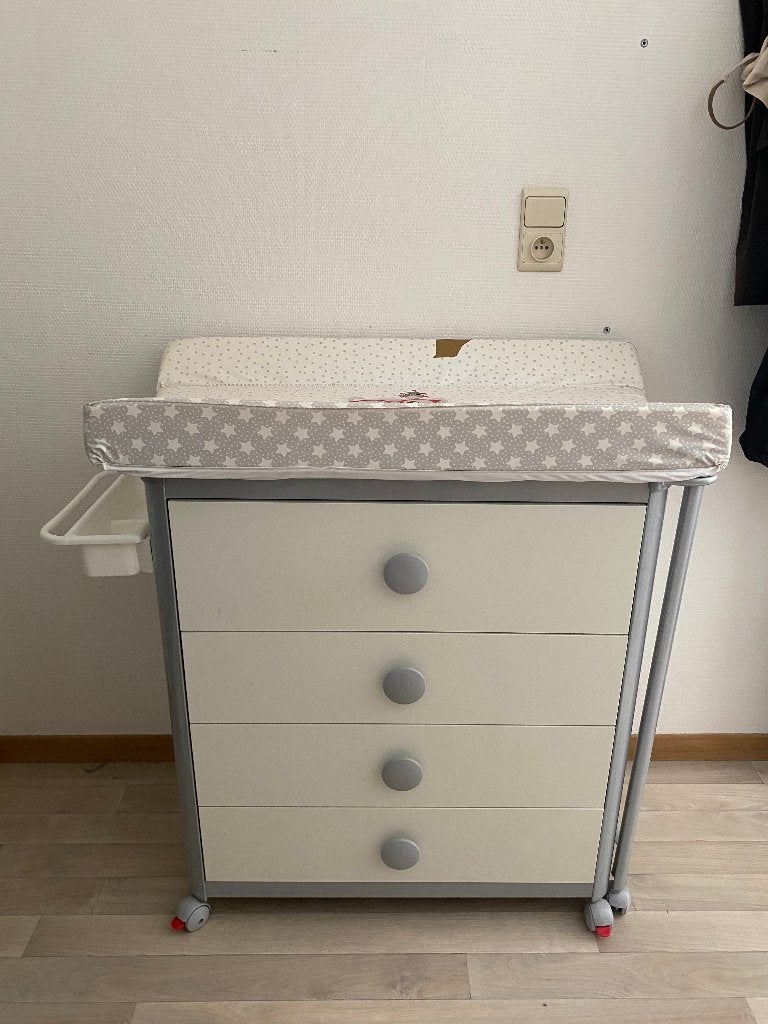 Commode à langer 3-en-1 avec baignoire intégrée, Enlèvement, Utilisé, Baignoire